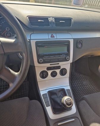 Volkswagen Passat cena 11000 przebieg: 382000, rok produkcji 2009 z Koluszki małe 137